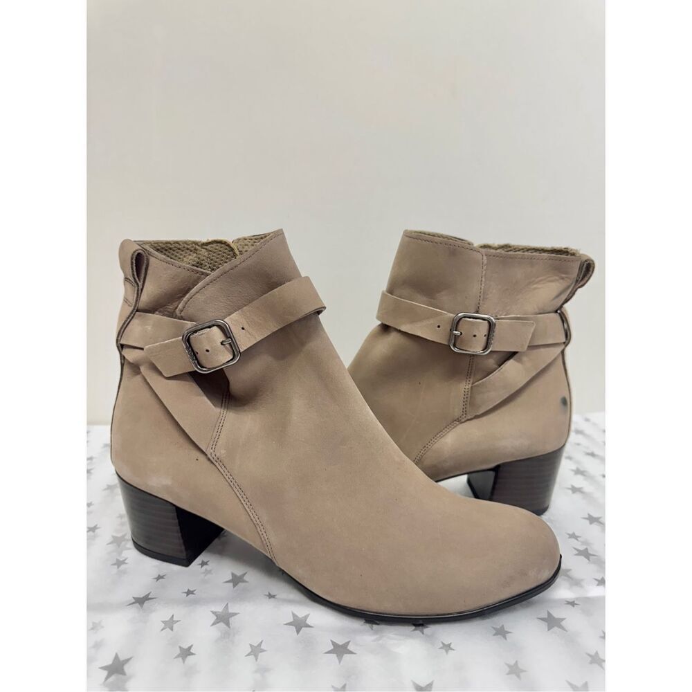 Ecco Classic Boots Size 10US Taupe Leather Suede Block‎ Heel Booties